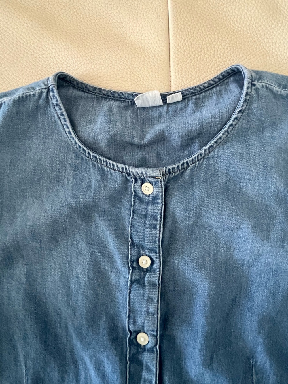 GAP Denim Balloon Sleeve Button-Front Top - Picture 4 of 4